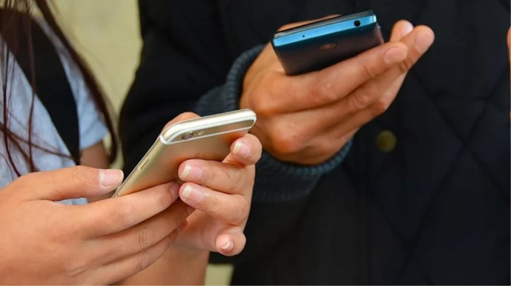 Zam öncesi yurt dışı telefonlarının ödemesini yapan birçok kişi, “servis yok” uyarısıyla karşılaşıyor