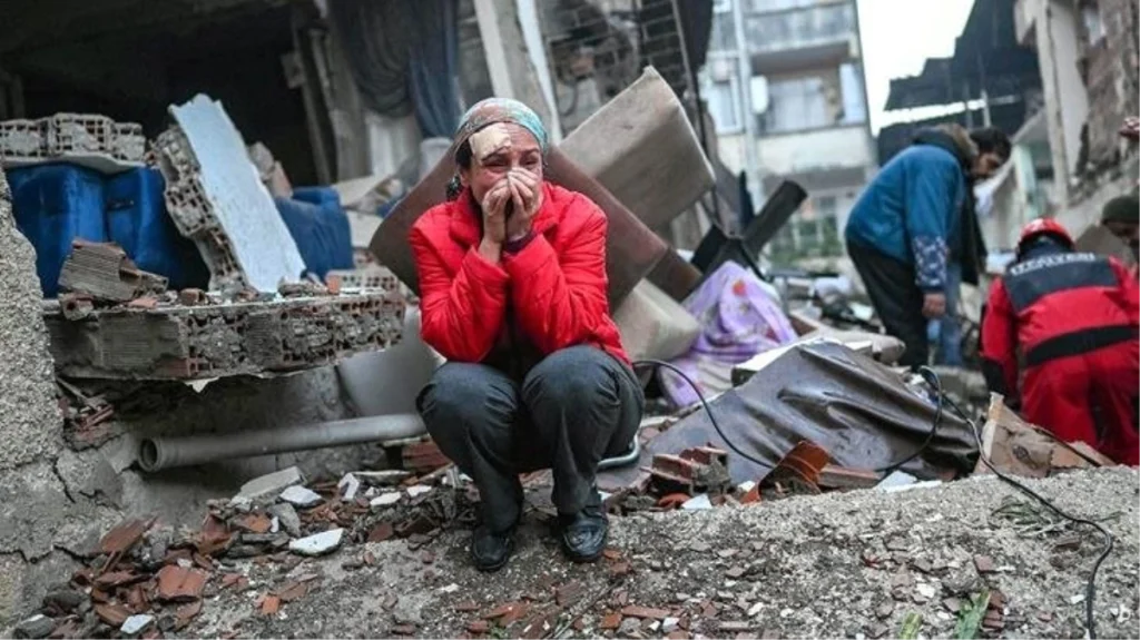 Depremde 137 kişiye mezar olan iki bina ruhsatsız ve kaçak çıktı