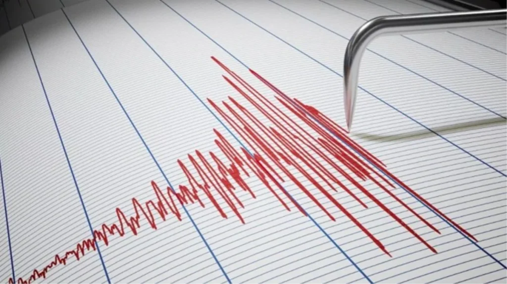 Son Dakika! Bodrum açıklarında 4.8 büyüklüğünde deprem! Sarsıntı çevre illerde de hissedildi