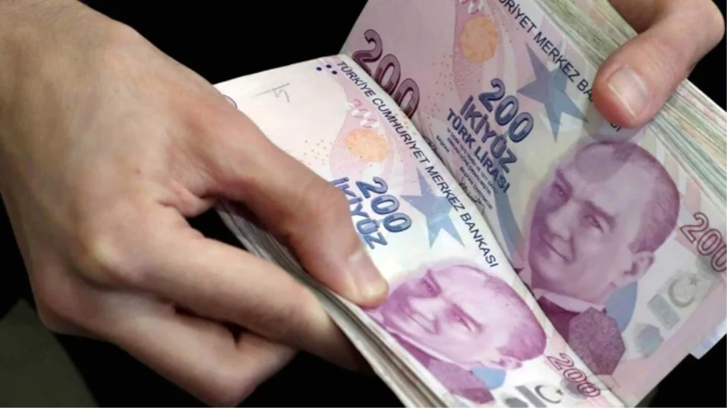 Son Dakika: Memur ve memur emeklilerine 2024’te yüzde 15+10, 2025’te ise yüzde 6+5 zam verilecek
