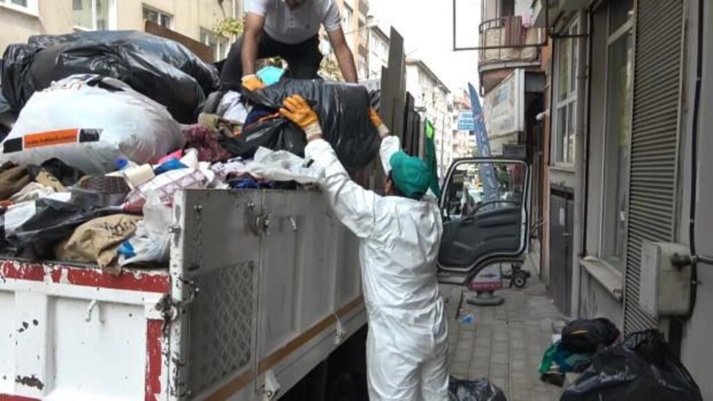 Bursa’da yeni çöp ev vakası: 3 kamyon atık çıktı!