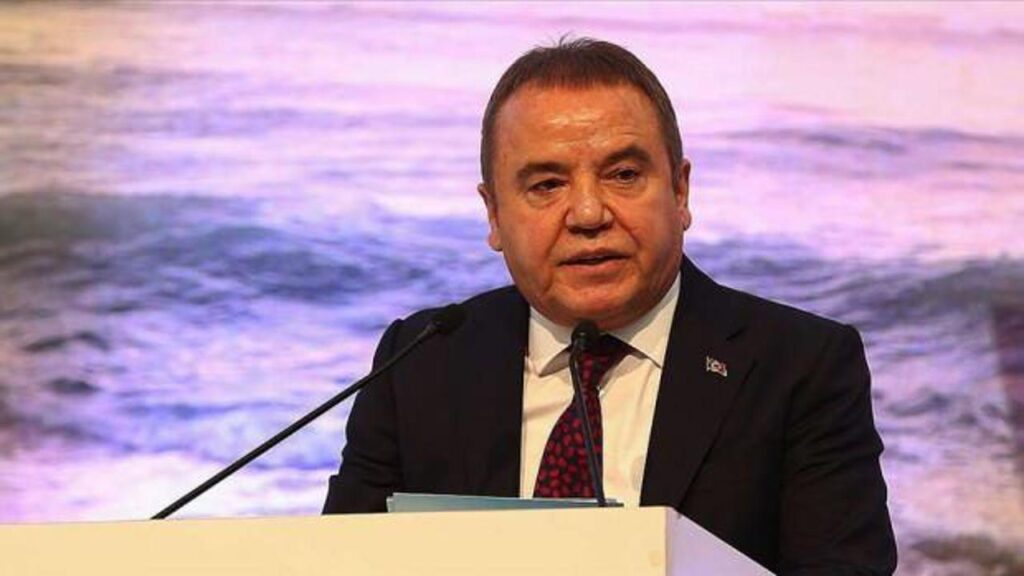 CHP’li Böcek’e yardımcısı Başaran’dan sert tepki: FETÖ’yü savunamazsınız