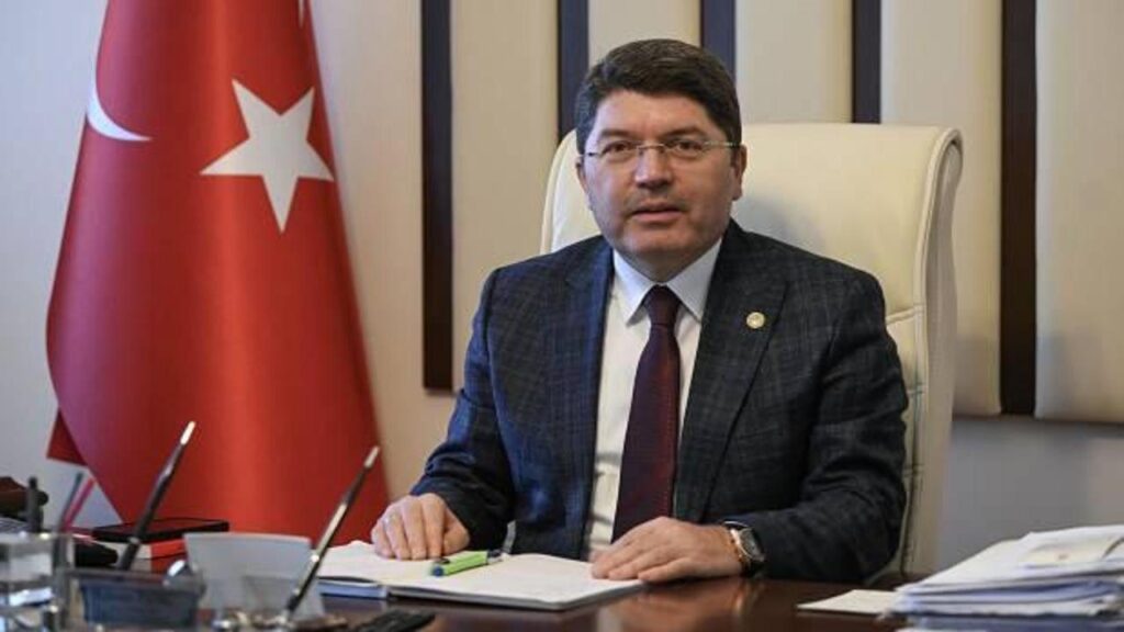 Bakan Tunç’un 100. yıl mesajında ‘sivil anayasa’ vurgusu: Var gücümüzle çalışıyoruz