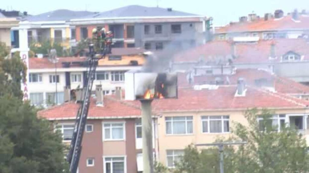 Bakırköy’de hastane bahçesinde yangın