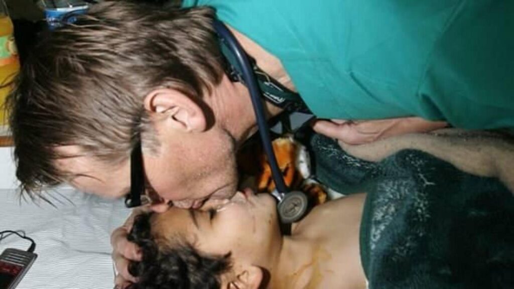 Bu fotoğrafla hafızlara kazınmıştı: Gazze’de görev yapan Norveçli doktordan dünyaya çağrı