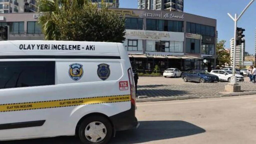Çukurova Belediye Başkanı’nın kızının güzellik salonuna silahlı saldırı