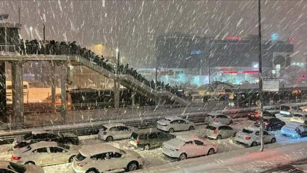 Lapa lapa kar yağışı için tarih verildi! İstanbul’a ne zaman gelecek?