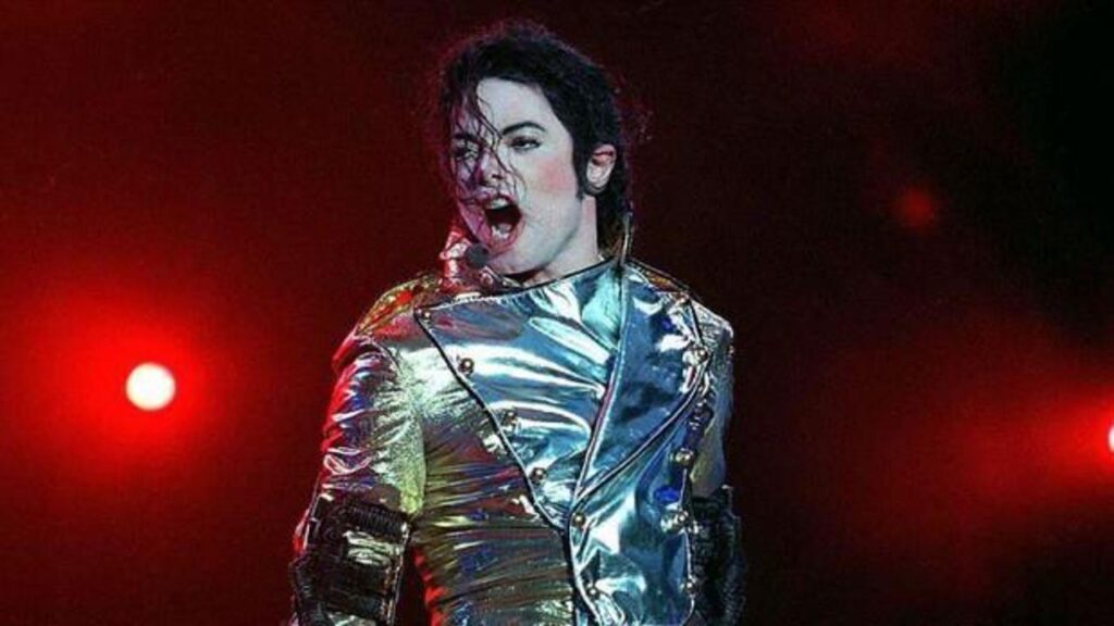 Michael Jackson’ın ikonik deri ceketi açık artırmaya çıkıyor
