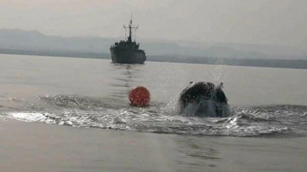 Türk bayraklı gemi Karadeniz’de mayına çarptı