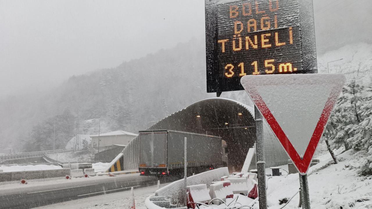 Bolu'da kar kalınlığı 10 santimetreye ulaştı