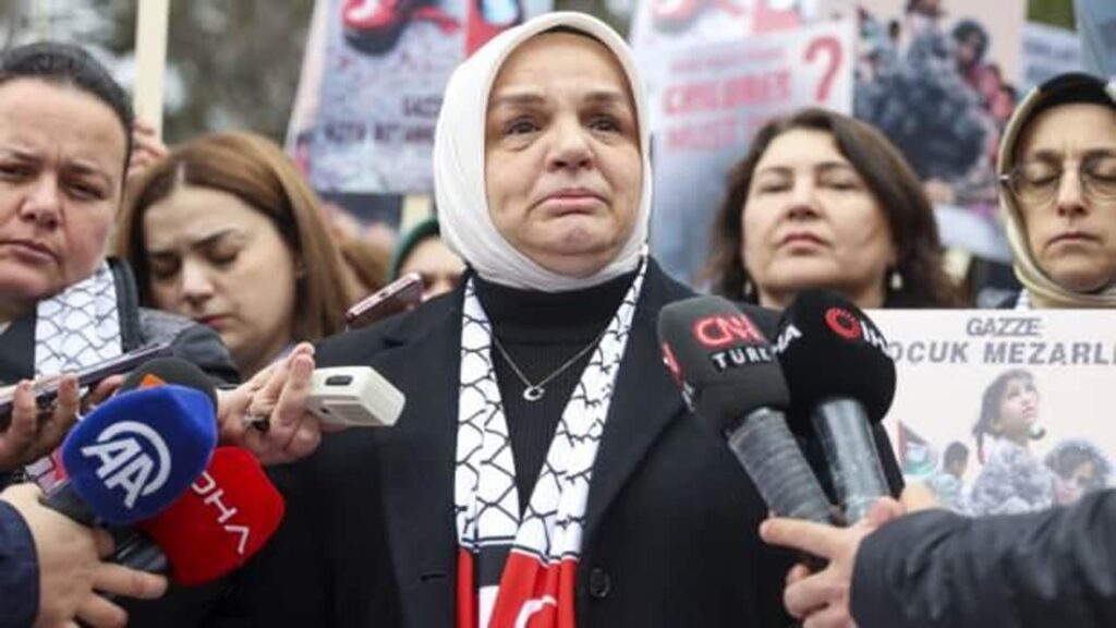 AK Parti Genel Merkez Kadın Kollarından İsrail’in Ankara Büyükelçiliği konutu önünde eylem