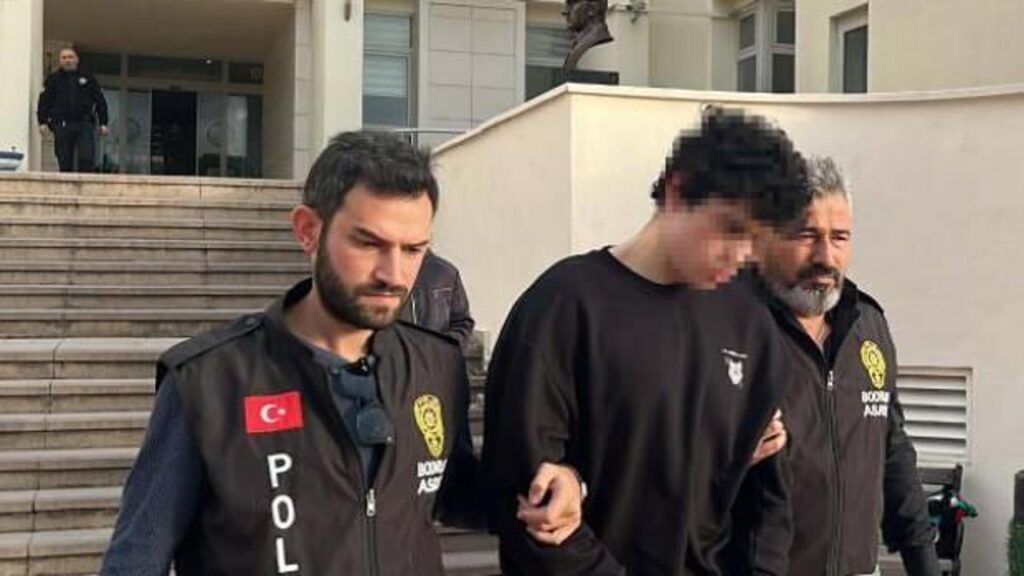 Annesini bıçakla öldüren 16 yaşındaki çocuk tutuklandı!
