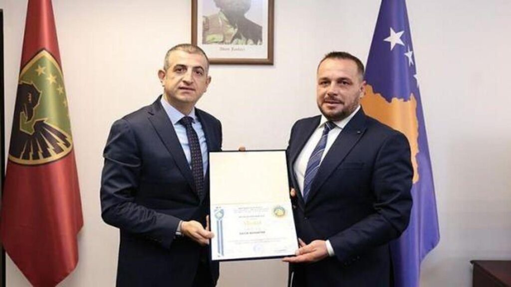 Baykar Genel Müdürü Haluk Bayraktar’a Kosova’dan ‘üstün hizmet’ madalyası
