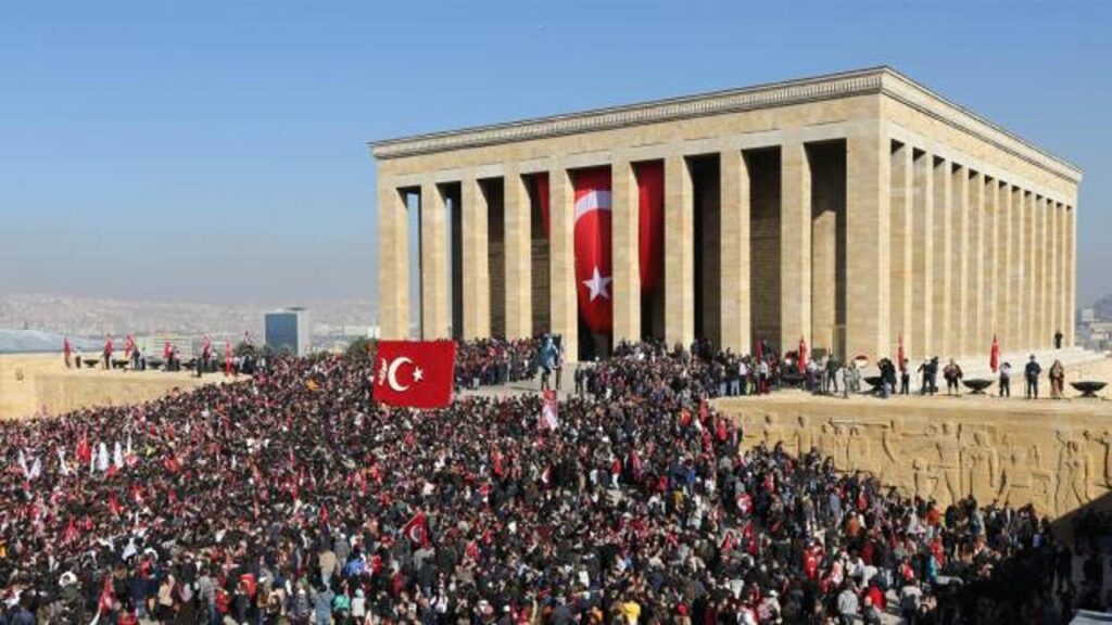 Bu yıl 10 Kasım resmi tatil mi olacak? Atatürk’ü anma gününde okullar tatil mi?