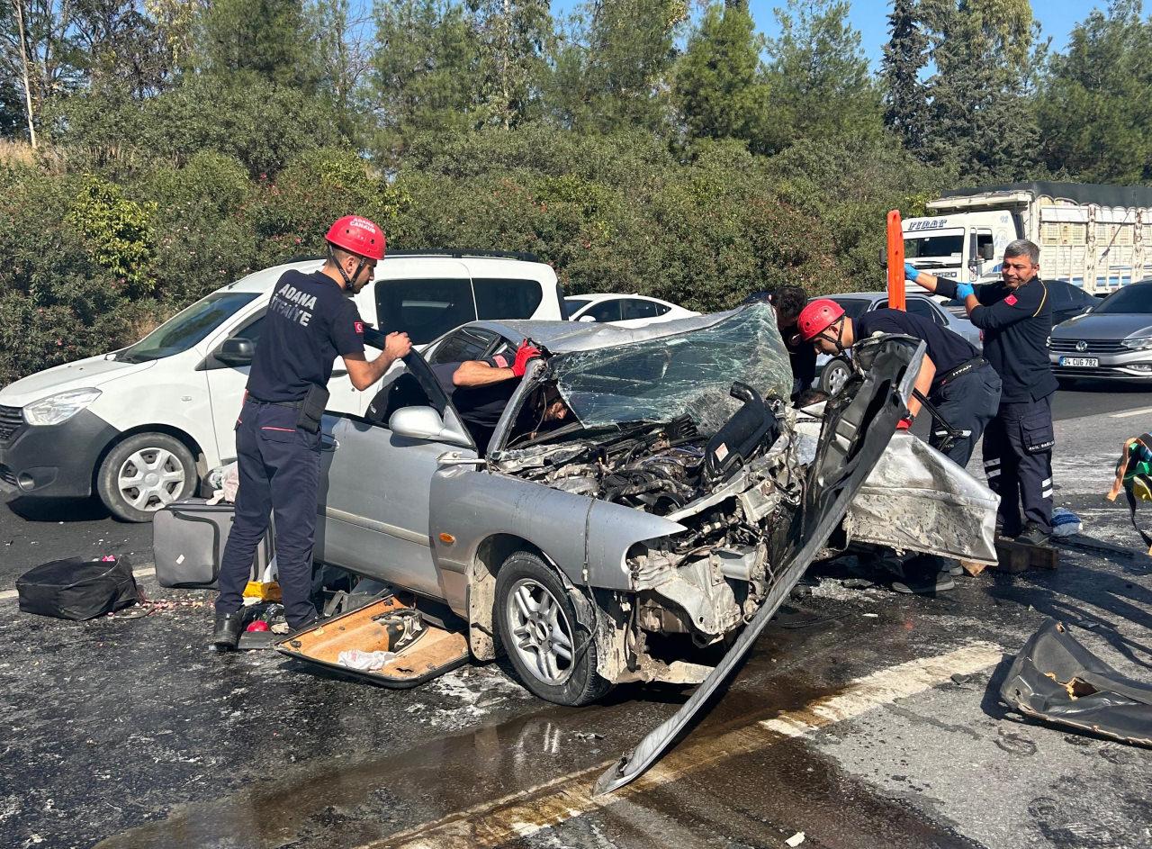 Adana'da feci kaza: Anne öldü, oğlu yaralandı!