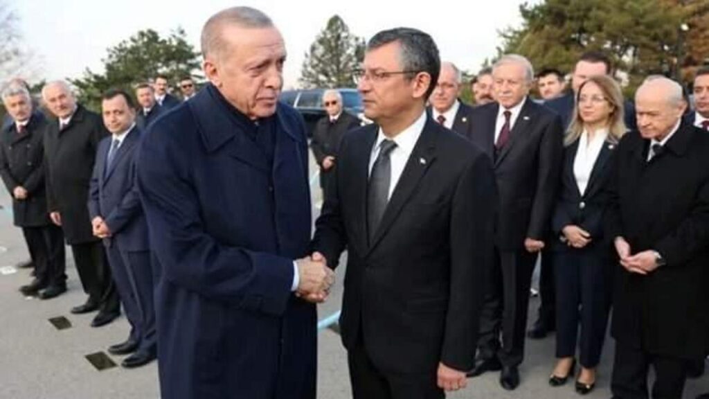 Cumhurbaşkanı Erdoğan ve Özel’den ilk karşılaşma!