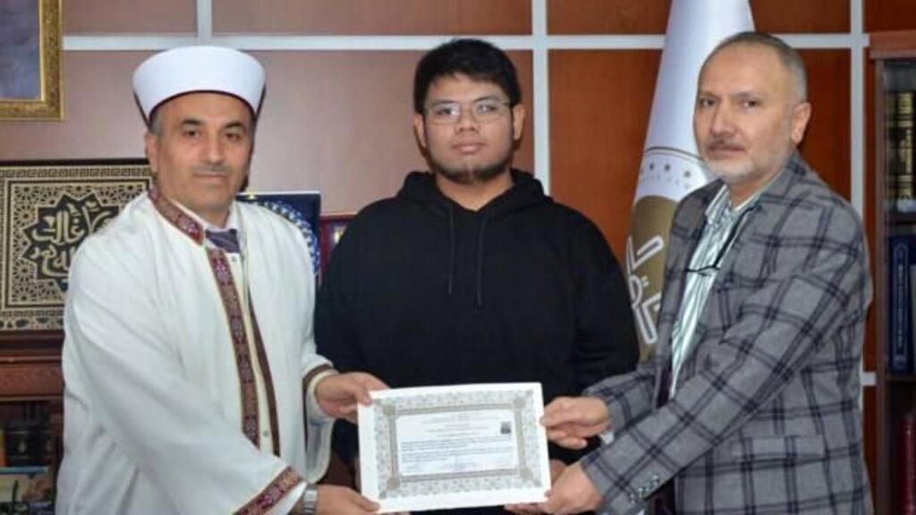 Filipinli öğrenci Nevşehir’de Müslüman oldu