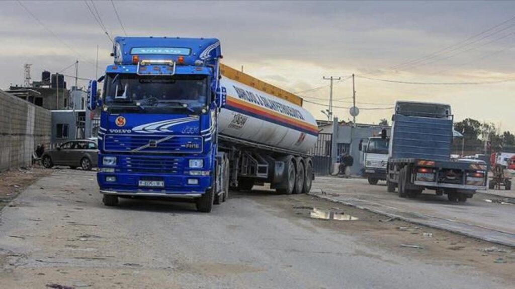 İsrailli bakanlar 40 gün sonra Gazze’ye giren yakıtı sindiremedi