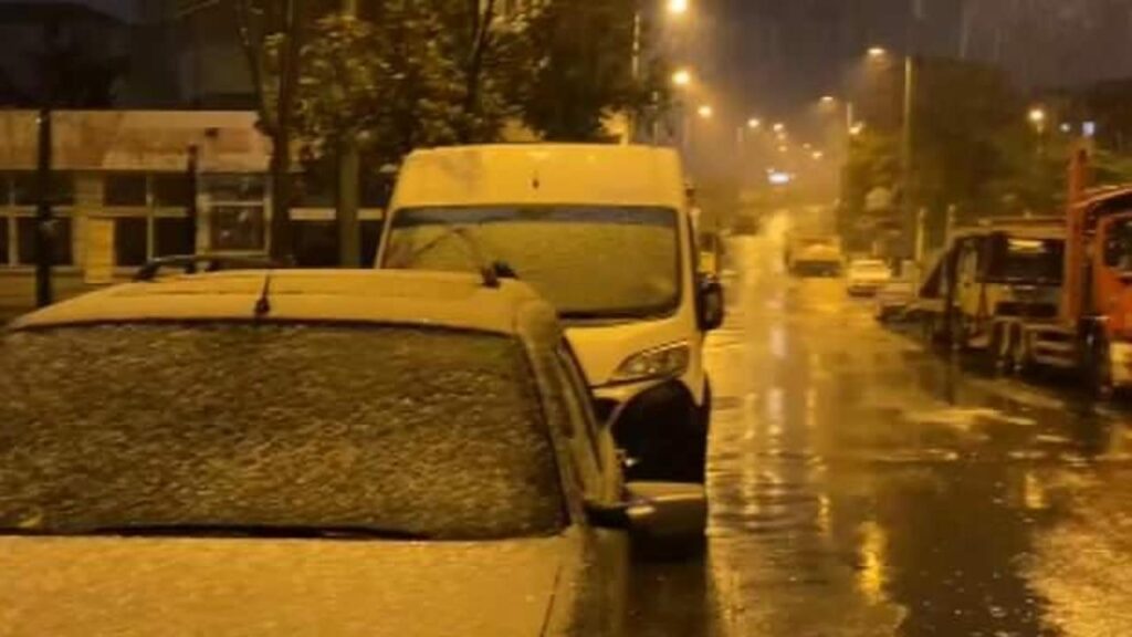 Son Dakika: İstanbul’da yılın ilk karı yağdı!