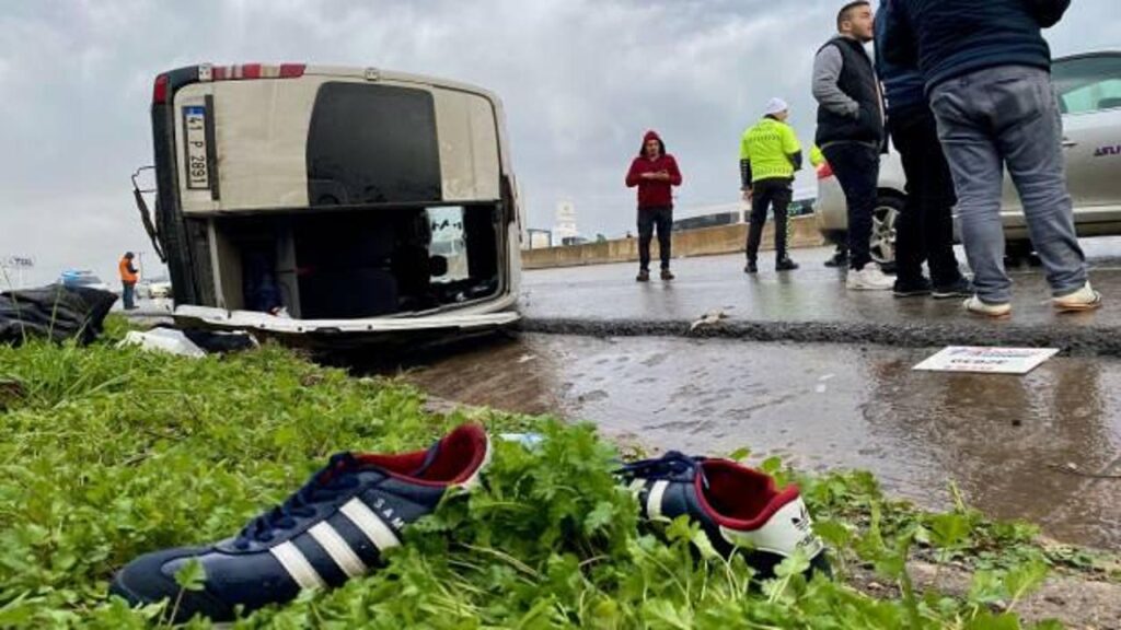 Kocaeli’de işçi servisi devrildi: 9 kişi yaralandı