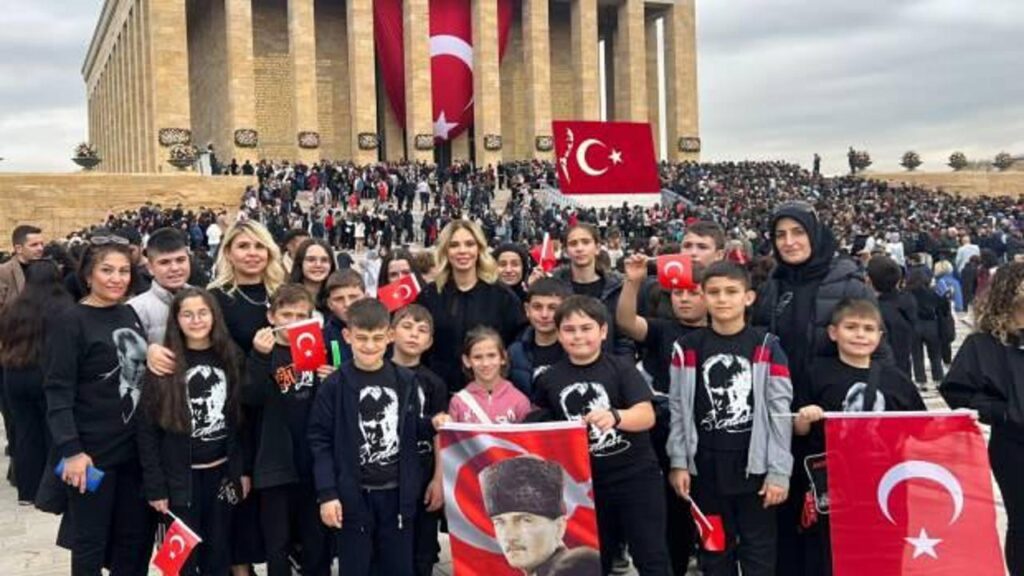 Köy okulu öğrencileri ilk kez Anıtkabir’i ziyaret etti