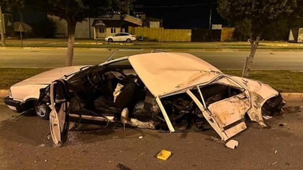 Takla atan otomobil kağıt gibi ezildi