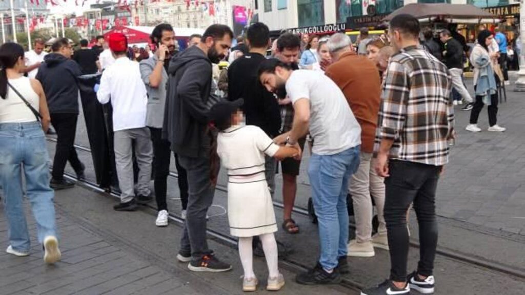 Taksim’de 10 yaşındaki hırsız suçüstü yakalandı