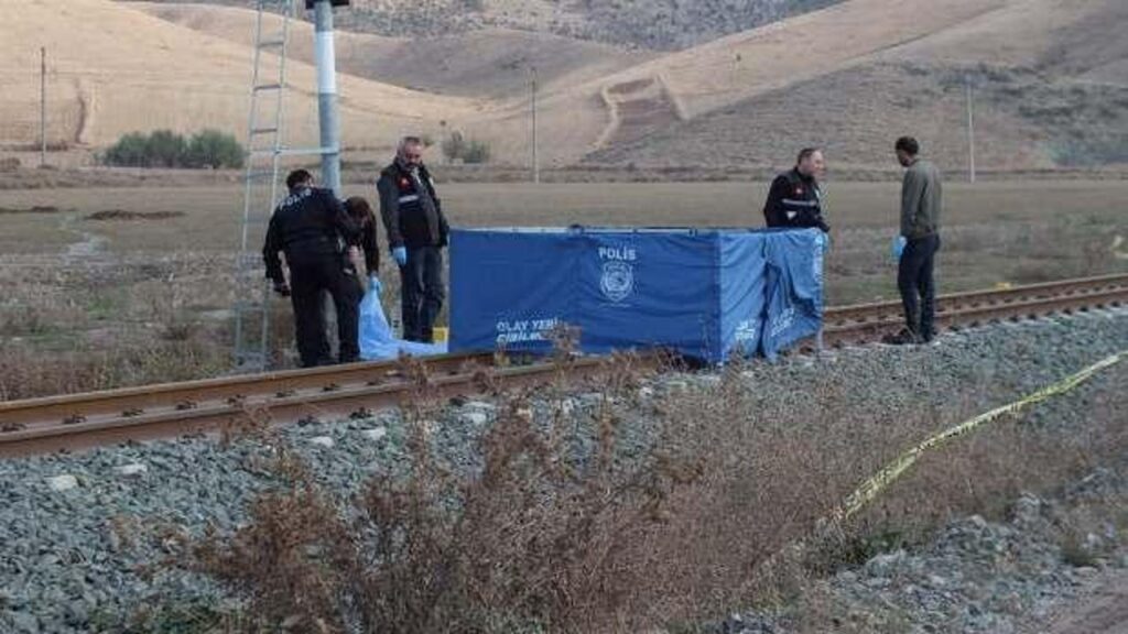 Tokat’ta trenin çarptığı kişi hayatını kaybetti