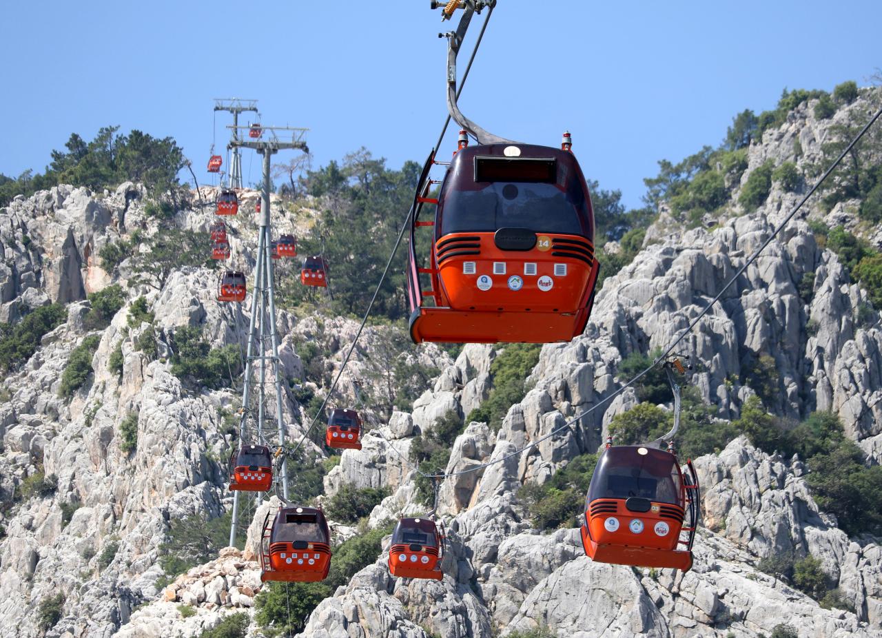 Teleferik kazasında yaralanan 10 yaşındaki Fatih'in, babasının öldüğünden haberi yok