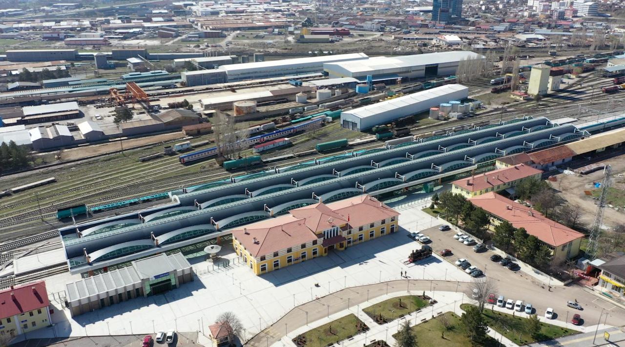 Sivas ile İstanbul arasında ekspres ve aktarmasız yüksek hızlı tren seferleri başlıyor