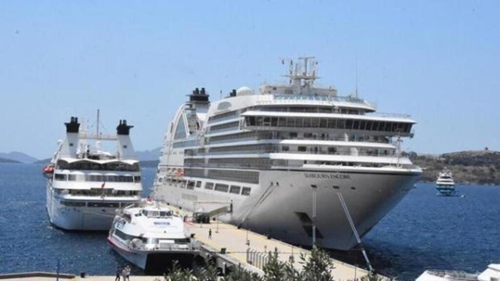 Bodrum’a ‘Star Legend’ isimli kruvaziyer ile 230 yolcu geldi