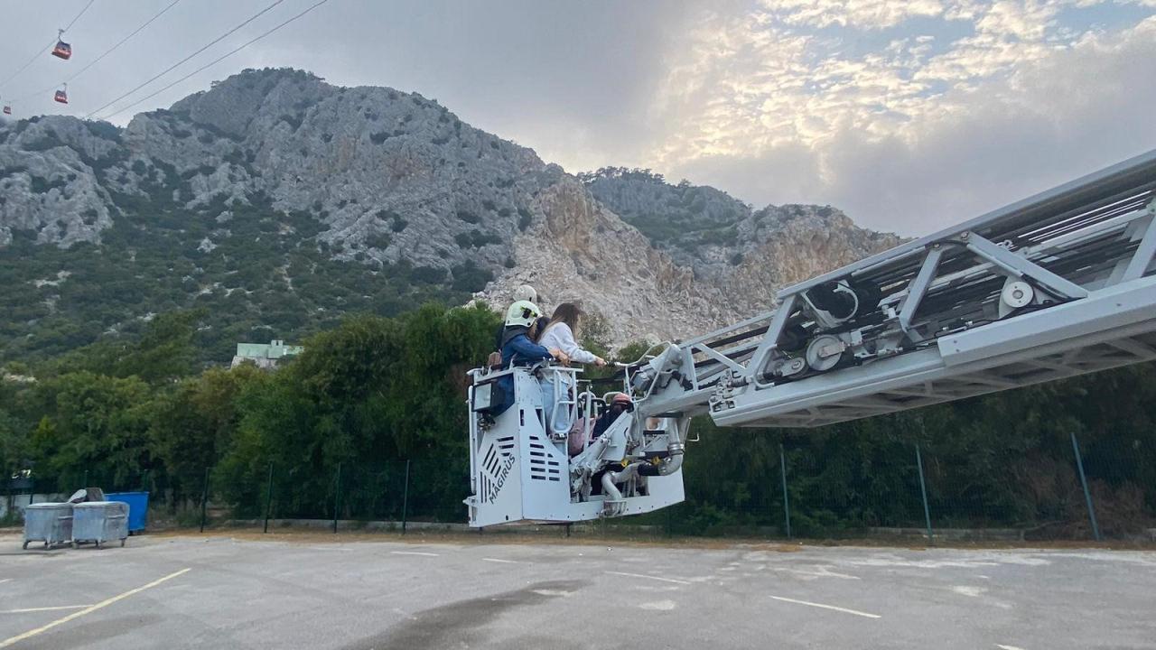 Antalya'da teleferik düştü! Çok sayıda ekip sevk edildi: Yaralılar var!