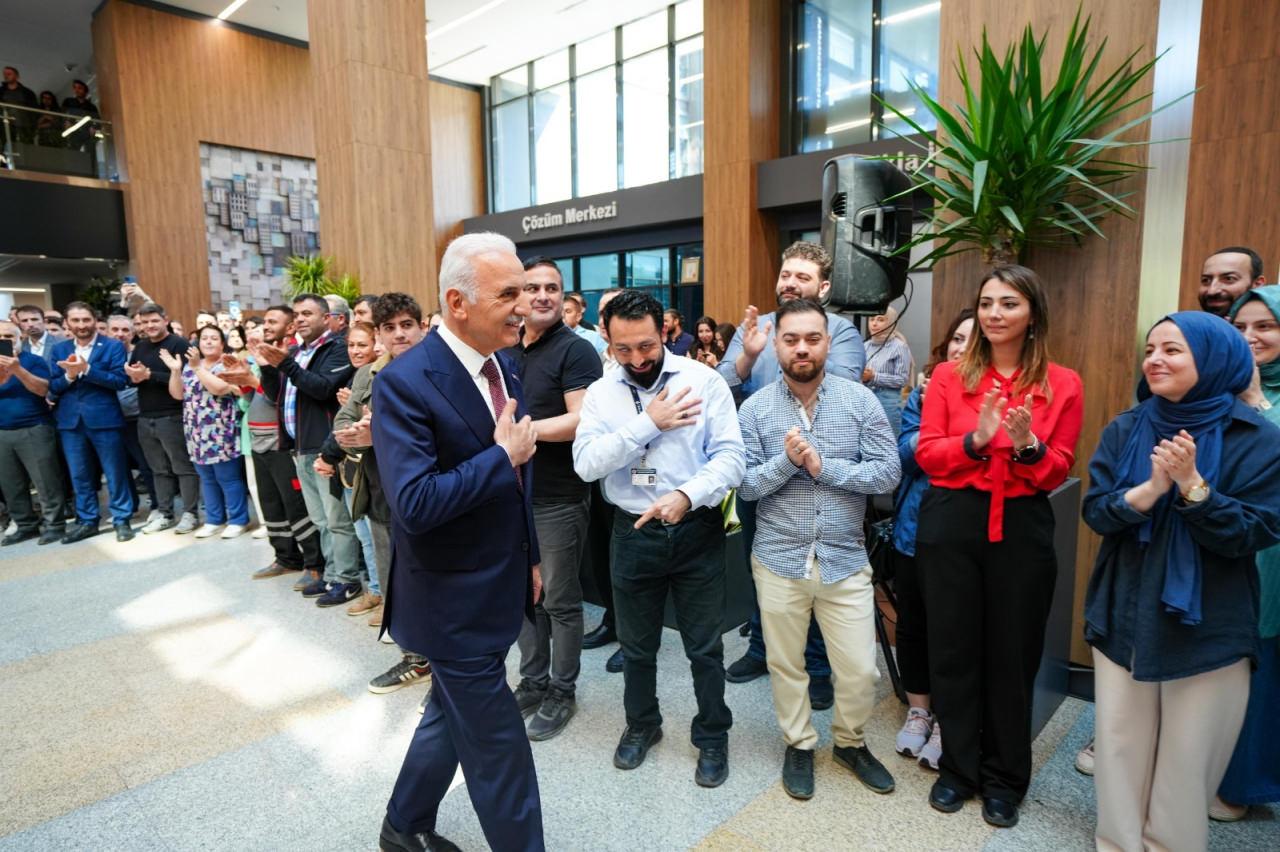 Ümraniye Belediye Başkanı Yıldırım, mazbatasını aldı