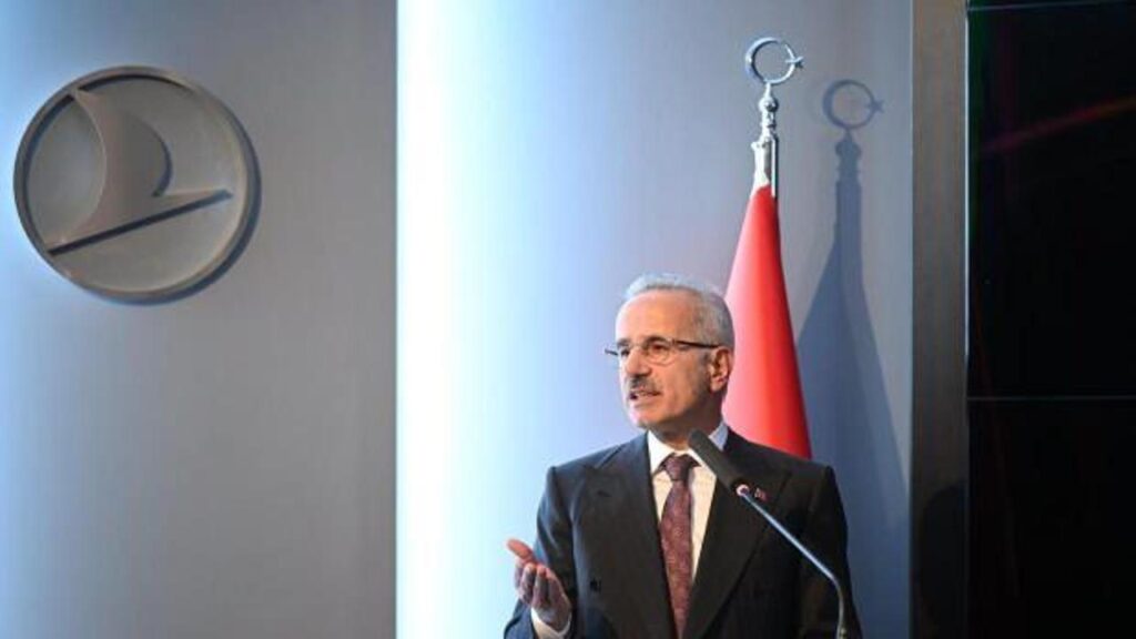 Bakan Uraloğlu: 2053 hedeflerimiz kapsamında havalimanı sayımızı 61’e çıkaracağız