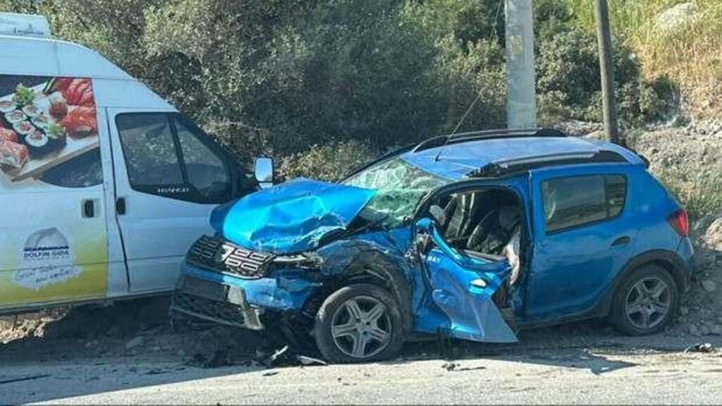 Bodrum’da alkollü sürücünün kullandığı otomobil, kamyonetle çarpıştı: 1 ölü, 1 yaralı