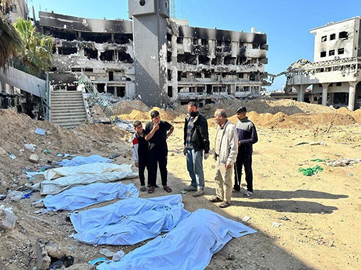 Şifa Hastanesi avlusunda toplu mezar bulundu