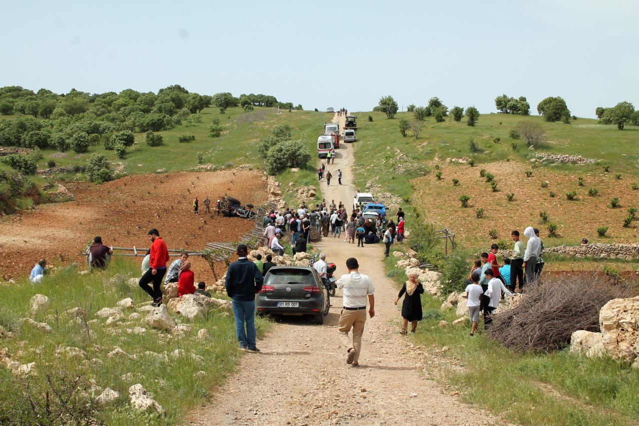 Traktörün altında kalarak feci şekilde can verdi