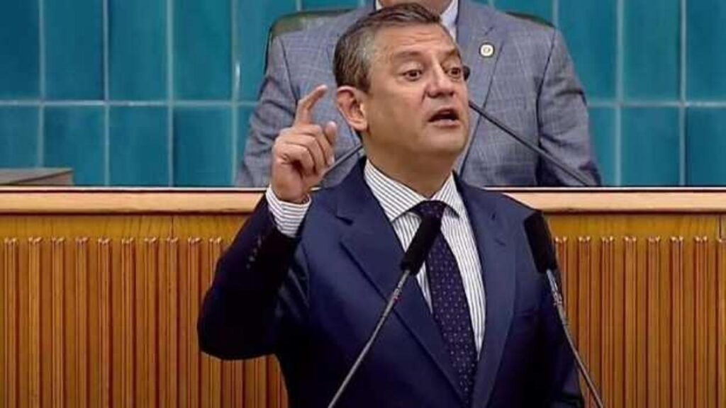 CHP lideri Özel’den yeni anayasa açıklaması