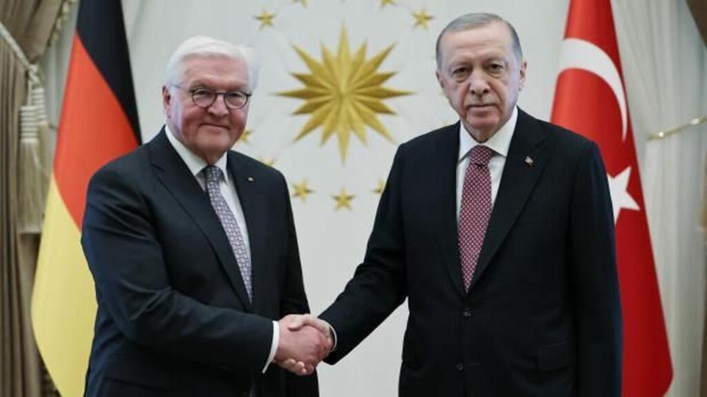 Cumhurbaşkanı Erdoğan, Alman mevkidaşına tarihi mektubun birebir basımını hediye etti