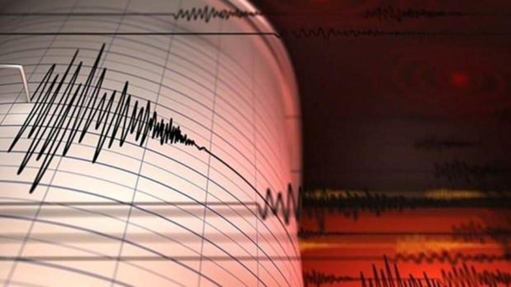 Deprem nedeniyle üniversitede ara sınavlar ertelendi