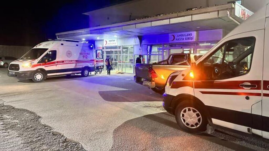 Evin balkonundan düşen sağlık memuru öldü, doktor yaralı