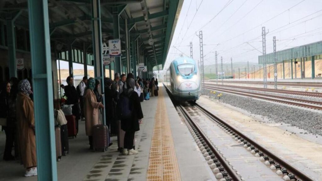 Hızlı trenle Yozgat’a 1 yılda kaç yolcu geldiği açıklandı!