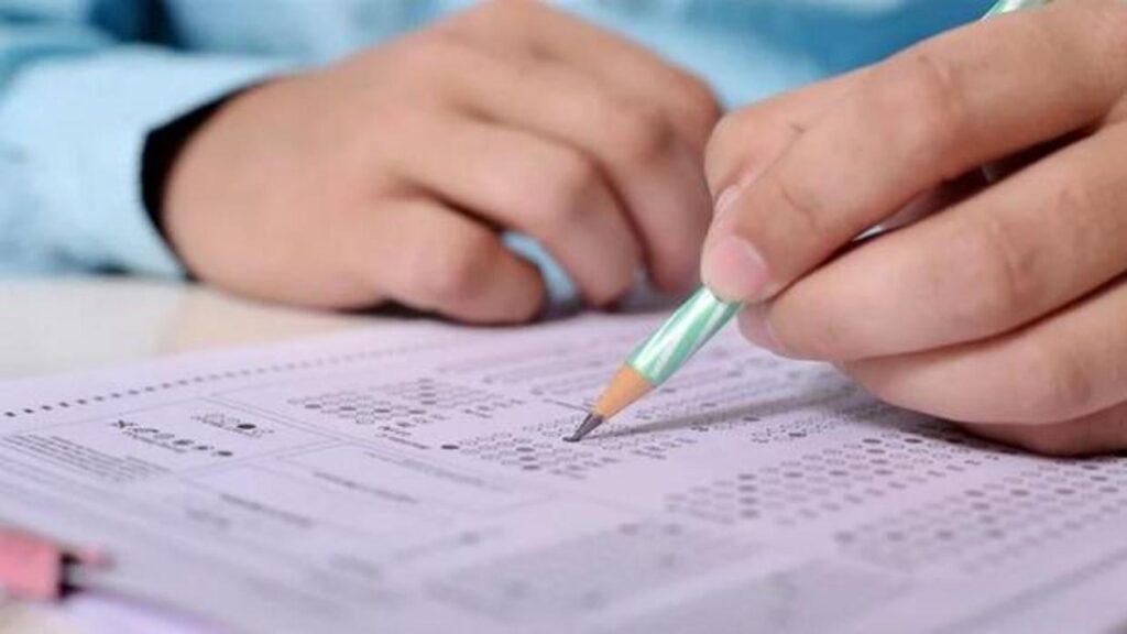 İlköğretim ve Ortaöğretim Kurumları Bursluluk Sınavı yapıldı