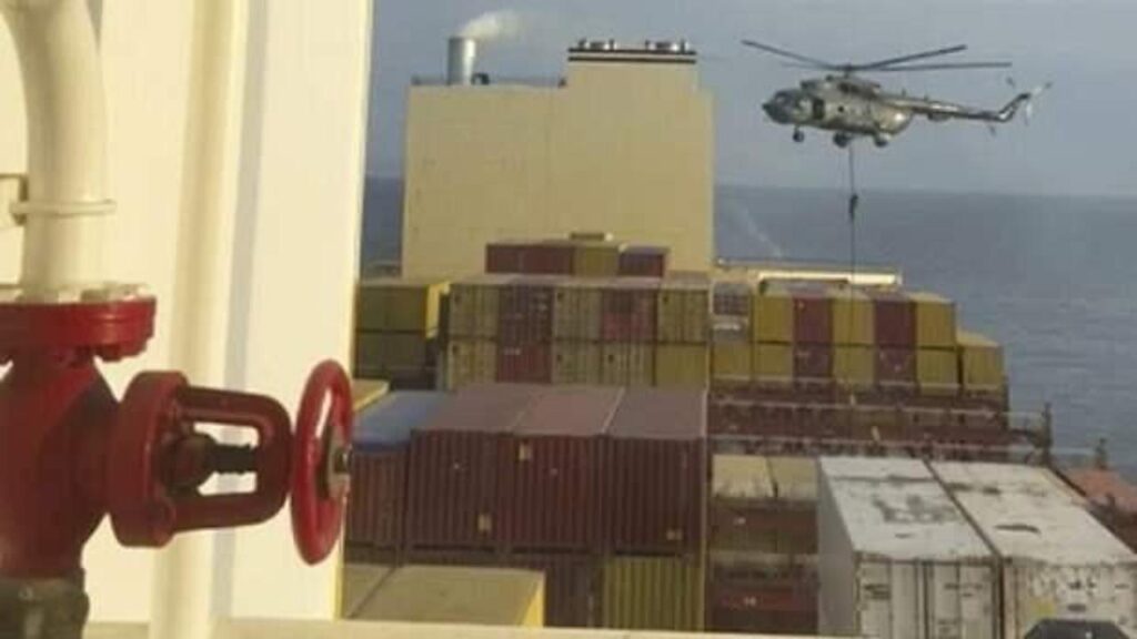 İran’dan Hürmüz Boğazı’nda İsrail’le bağlantılı ticari gemiye baskın