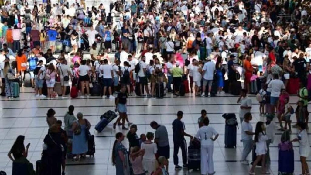 İstanbul Havalimanı’nda bayram dönüşü yoğunluğu