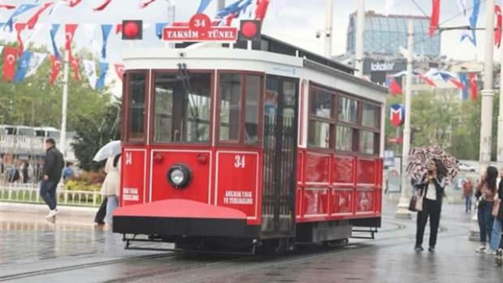 İstiklal Caddesi’nde yeni dönem! Artık bataryalı tramvaylar hizmet verecek…
