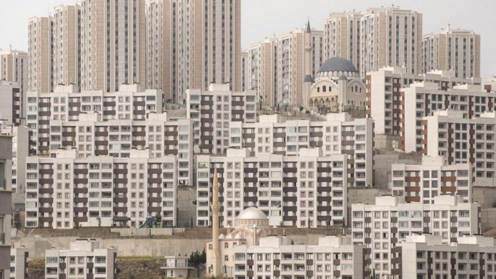 Konut fiyatlarında reel düşüş sürüyor