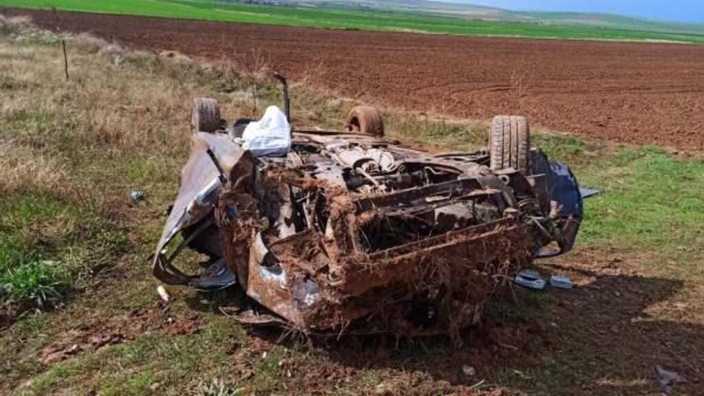 Nevşehir’de, takla atıp tarlaya uçan otomobildeki 3 kişi yaralandı