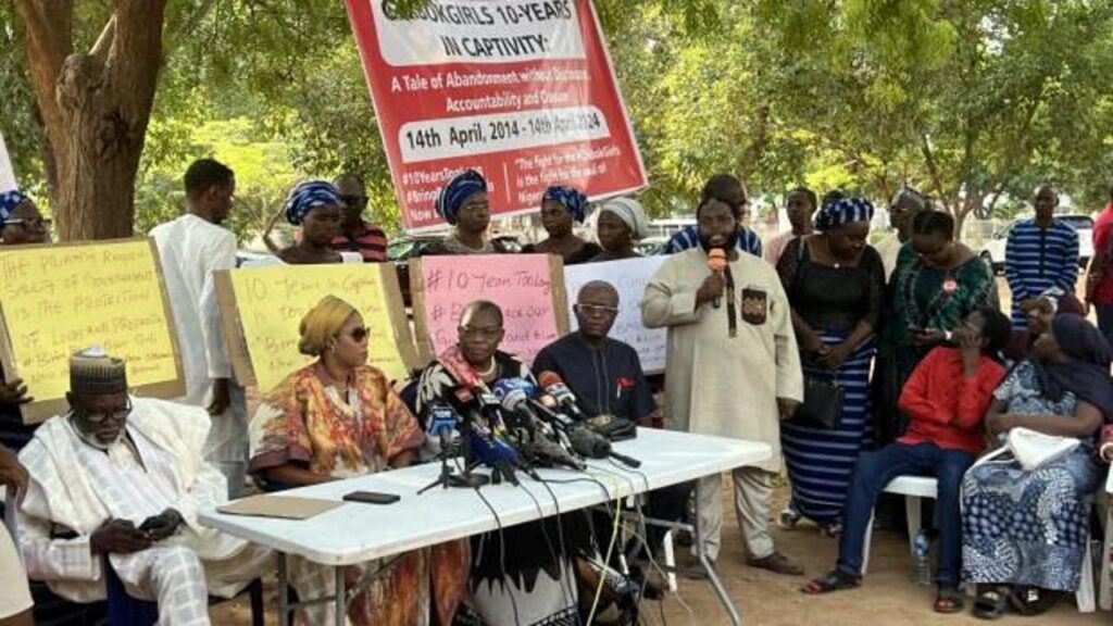 Nijerya’da Boko Haram’ın 10 yıl önce kaçırdığı kız öğrenciler için gösteri düzenlendi