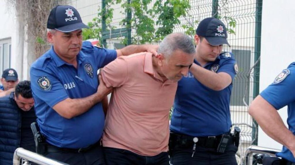 Polise silah çeken belediye temizlik işleri müdürü tutuklandı